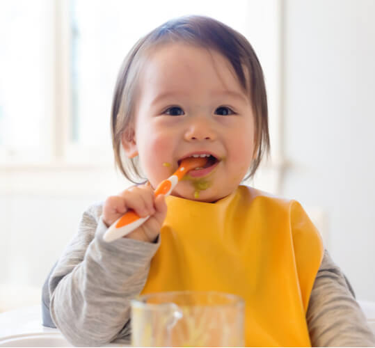 9 Hal Penting yang Perlu Diperhatikan Pada MPASI Pertama Si Kecil!