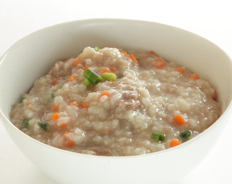 Cerelac dengan protein dan sayuran dalam sebuah mangkuk image mobile