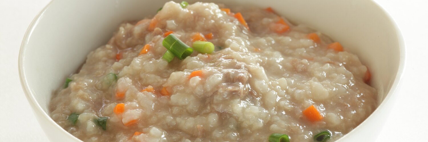 Cerelac dengan protein dan sayuran dalam sebuah mangkuk image mobile